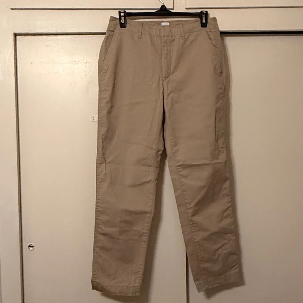 GAP Tan Casual Trousers- New without tag. Size 6 Downtown Khaki. - Picture 3 of 10